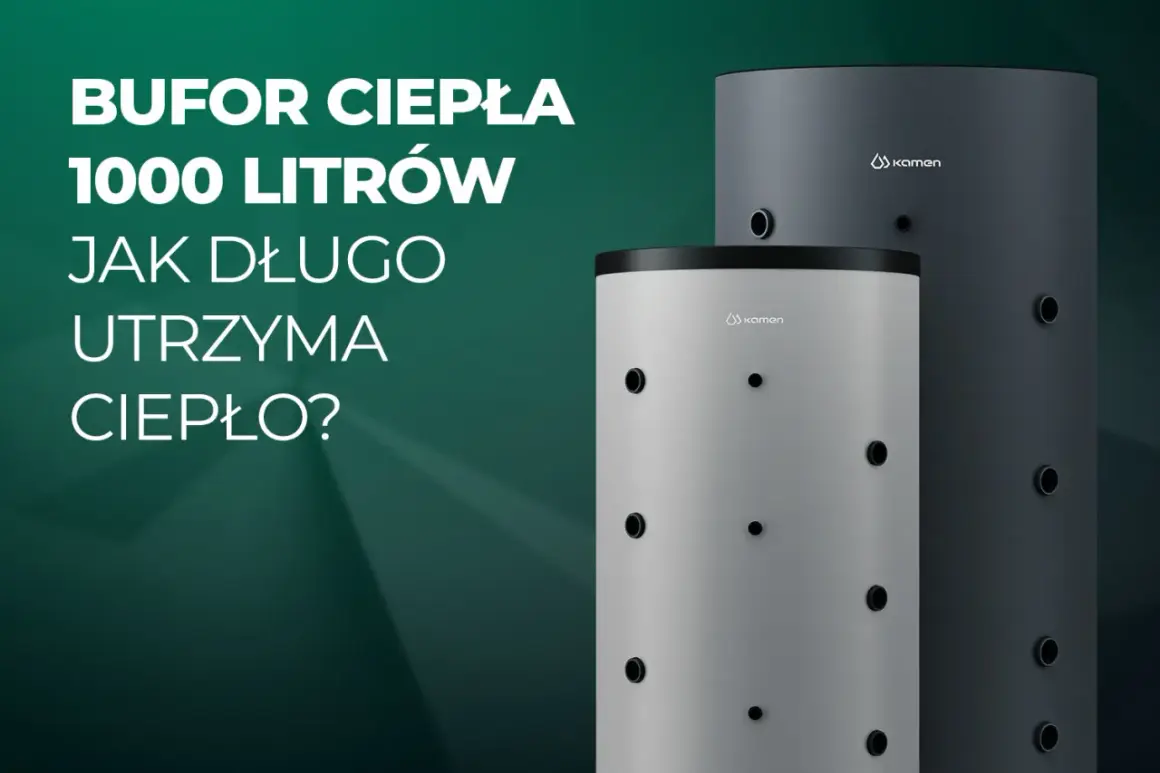 Bufor ciepła 1000l na ile wystarczy? Dwa pionowe zasobniki Kamen, jeden jasnoszary, drugi ciemnoszary, z logo marki.